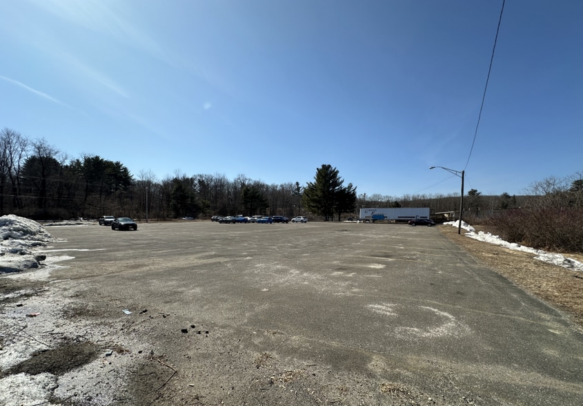 More Photos Of 24 Spring St, Florence Warehouse For Lease