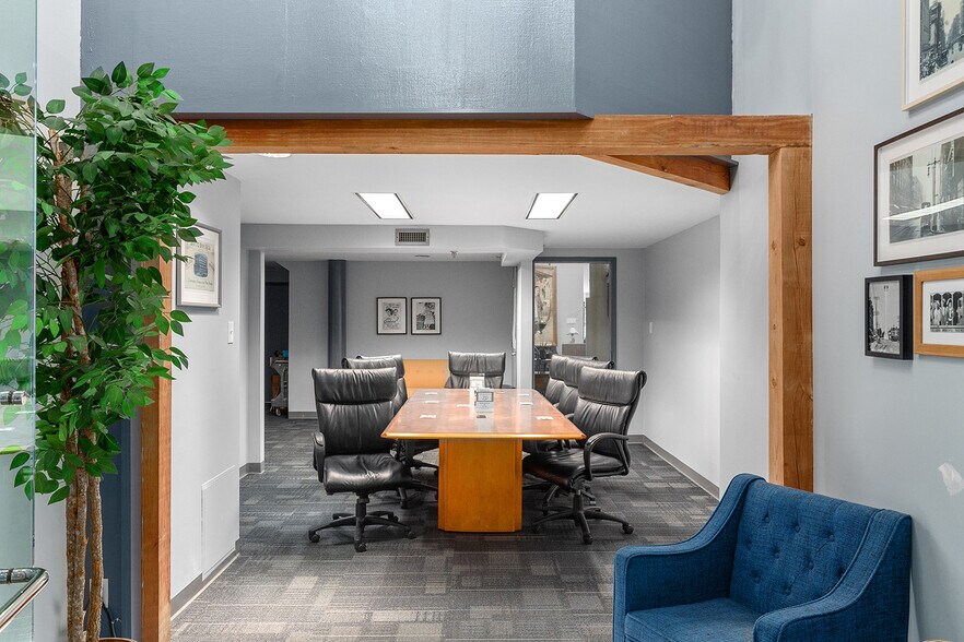 More Photos Of 555 Washington Ave, Saint Louis Office For Lease
