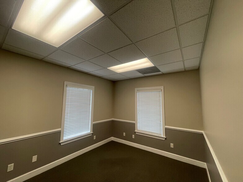 More Photos Of 1 Oglethorpe Professional Blvd, Savannah Office For Lease