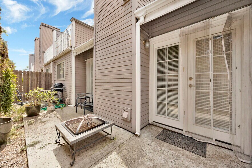 More Photos Of 1835 S Alta Vista Ave, Monrovia Multifamily For Sale