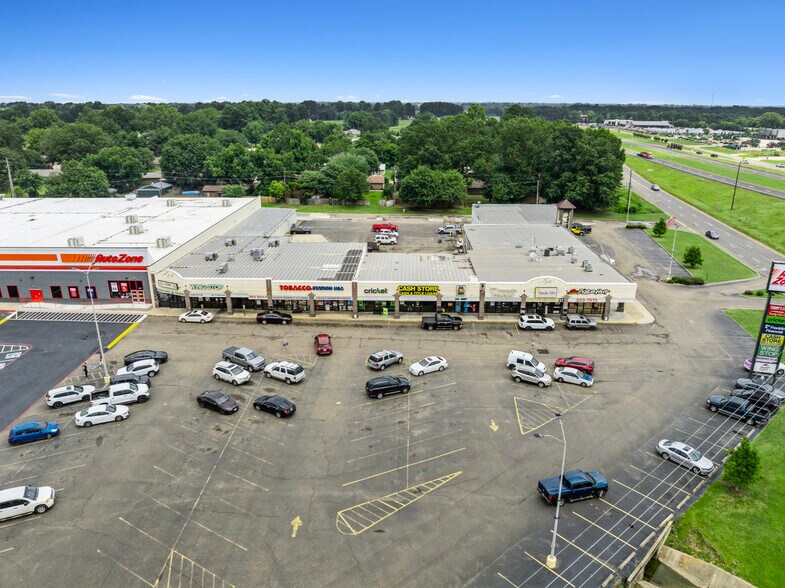 More Photos Of 4404-4446 W 7th St, Texarkana Storefront For Lease
