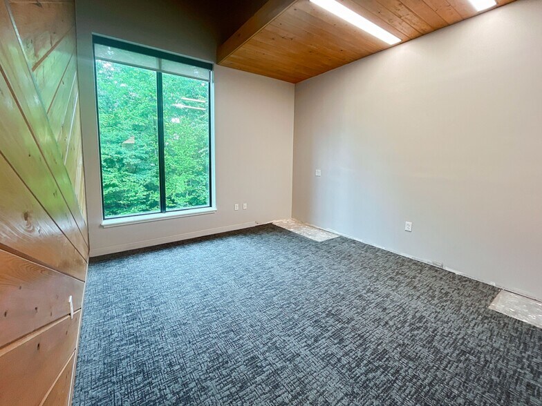 More Photos Of 1857 Commons North Dr, Tuscaloosa Office For Lease