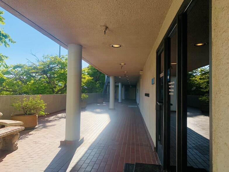 More Photos Of 1809 Verdugo Blvd, Glendale Medical For Lease