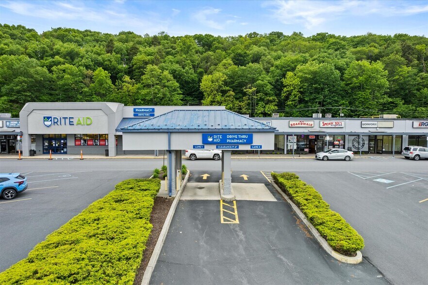 More Photos Of 44 Kings Vlg, Minersville Drugstore For Lease