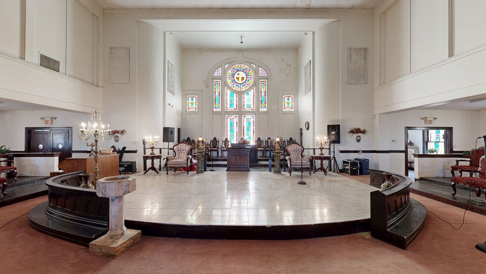 More Photos Of 1110 Faxon Ave, Memphis Religious Facility For Sale