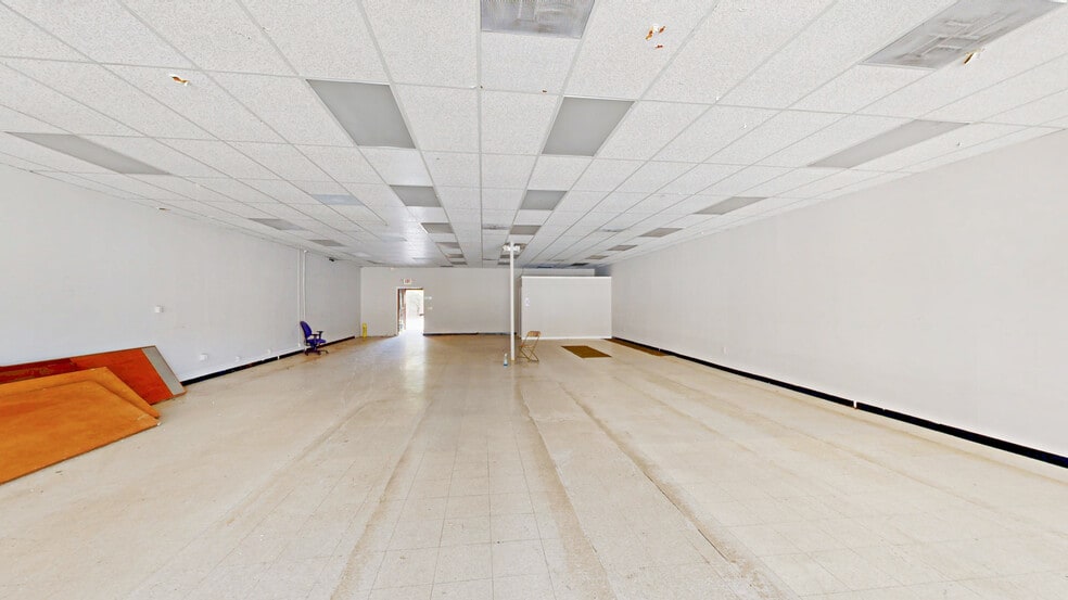 More Photos Of 5025-5109 University Pky, Winston-Salem Unknown For Lease