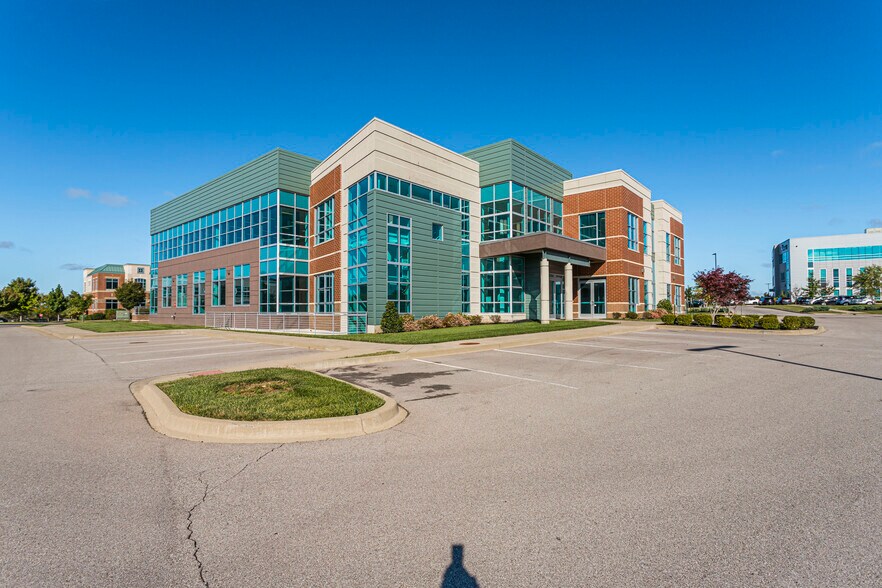 More Photos Of 2101 High Wickham Pl, Louisville Office For Sale