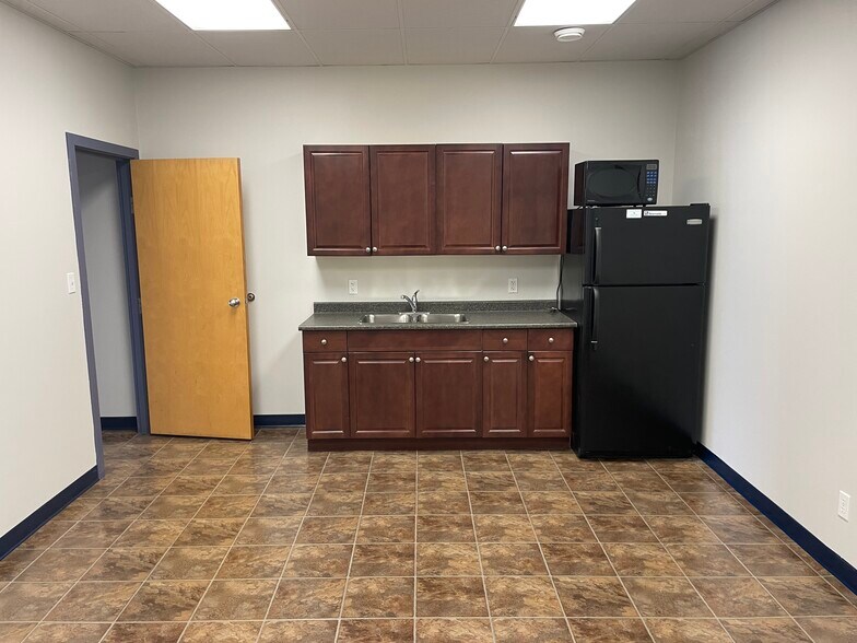 More Photos Of 4304 62, Barrhead Warehouse For Sale