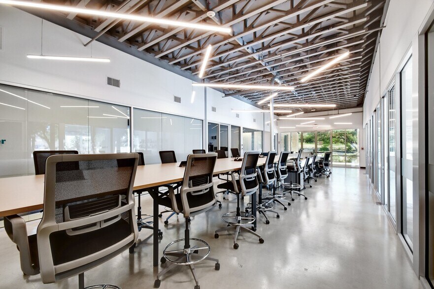 More Photos Of 18911 Hardy Oak Blvd, San Antonio Medical For Lease