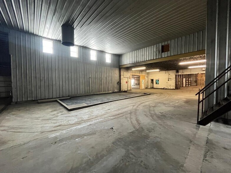 More Photos Of 53 Canal St, Greenville Manufacturing For Sale