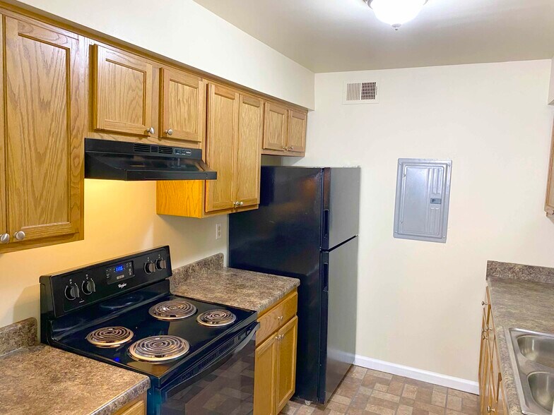 More Photos Of 2301-2321 7th St NW, Center Point Apartments For Sale