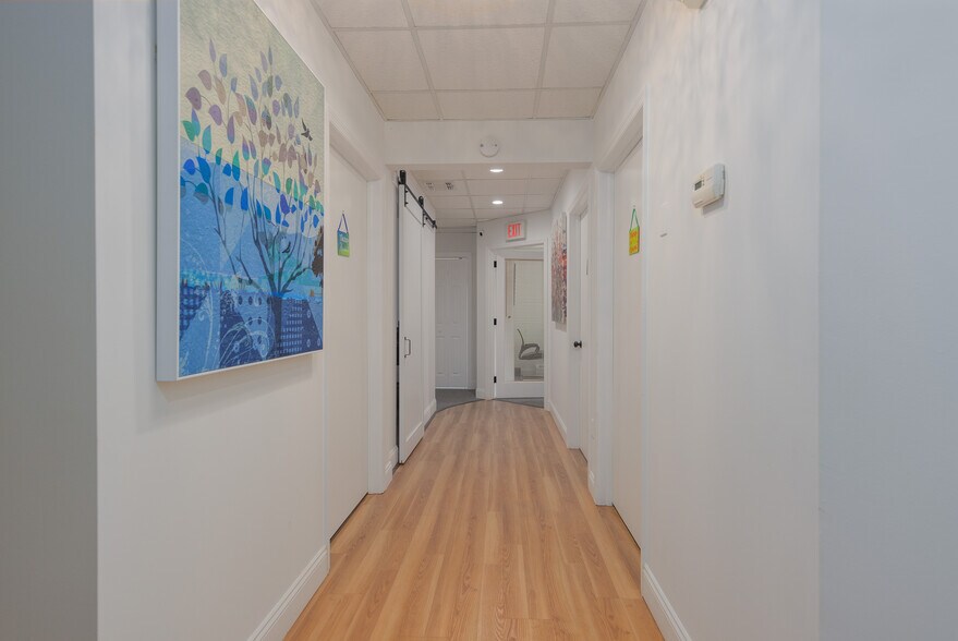 More Photos Of 189 S Pearl St, Pearl River Medical For Sale