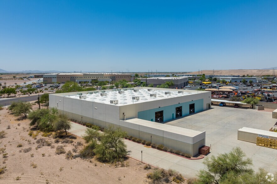 More Photos Of 7400 N Glen Harbor Blvd, Glendale Warehouse For Sale