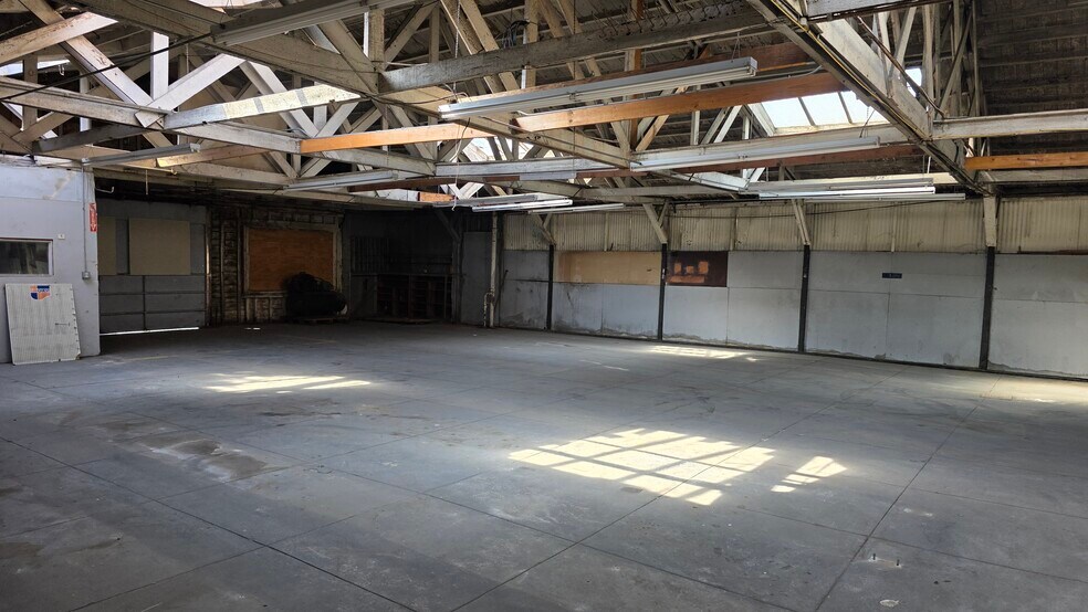 More Photos Of 155 W Commercial St, Pomona Unknown For Lease