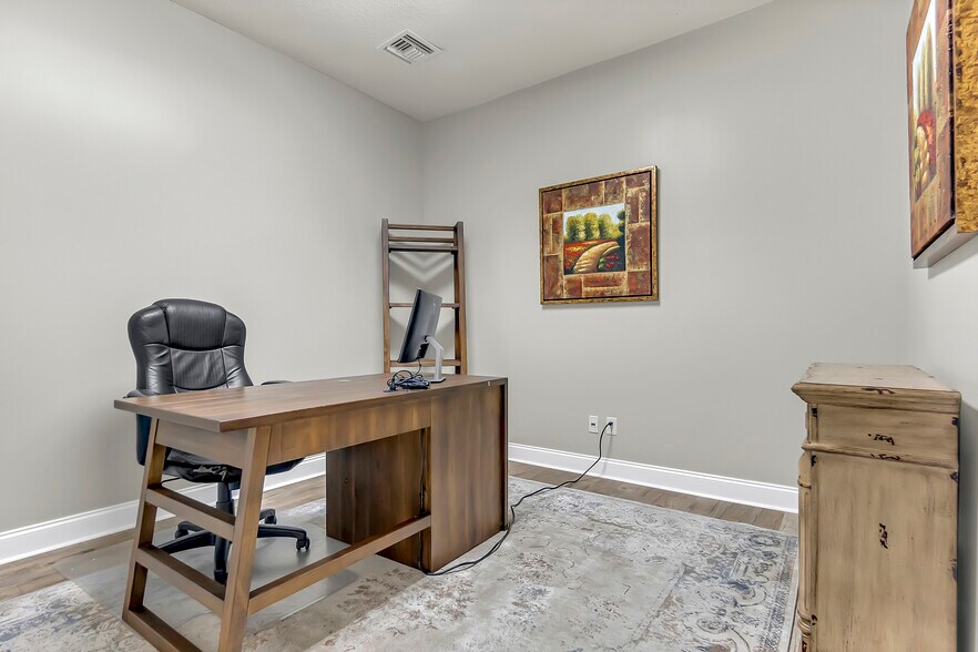 More Photos Of 1501 US Highway 19 S, Leesburg Office For Sale