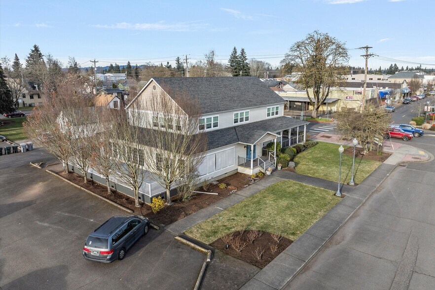 More Photos Of 113 N Elm St, Canby Restaurant For Sale