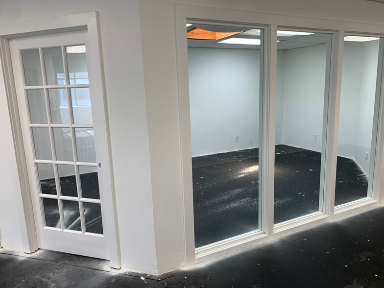 More Photos Of 14200-14238 SW 136th St, Miami Light Manufacturing For Sale
