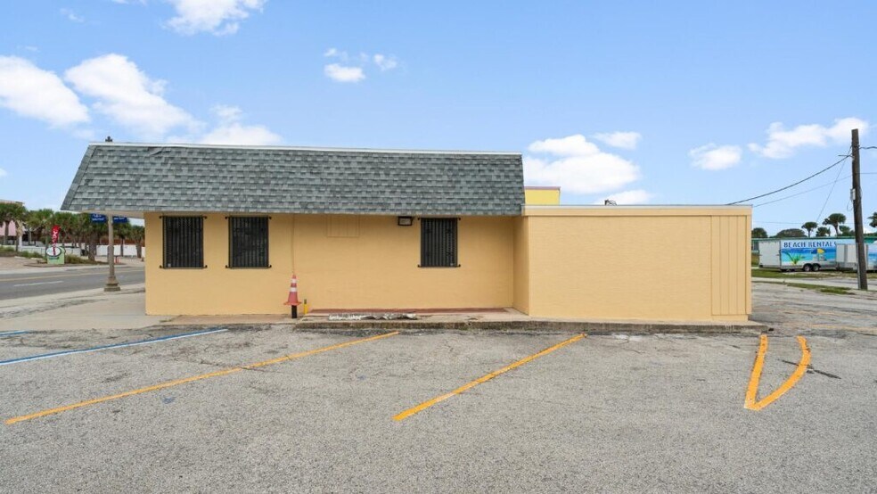 More Photos Of 2006 S Atlantic Ave, Daytona Beach Shores Freestanding For Lease