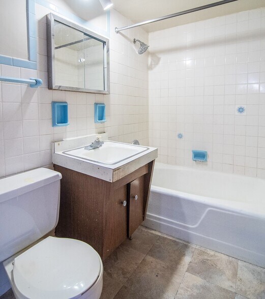 More Photos Of 14130-14132 S Atlantic Ave, Riverdale Multifamily For Sale