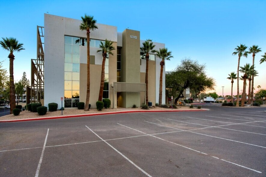 More Photos Of 5310 W Thunderbird Rd, Glendale Unknown For Lease