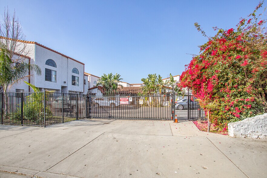 More Photos Of 9261 Wakefield Ave, Panorama City Apartments For Sale