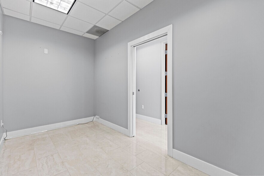 More Photos Of 8200 SW 117th Ave, Miami Medical For Lease