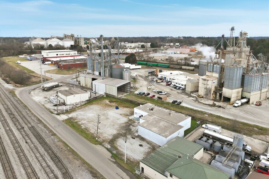 More Photos Of 476 Moreno Street St, Gainesville Distribution For Lease