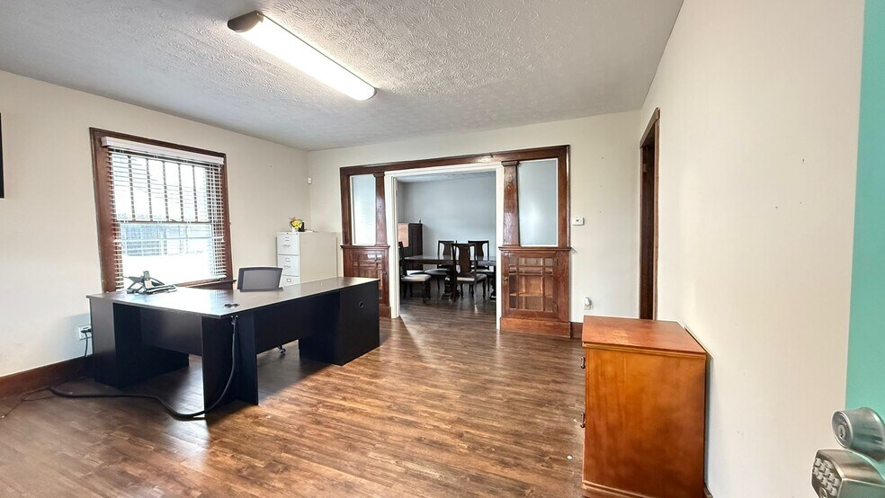 More Photos Of 180 N US 31, New Whiteland Loft Creative Space For Lease