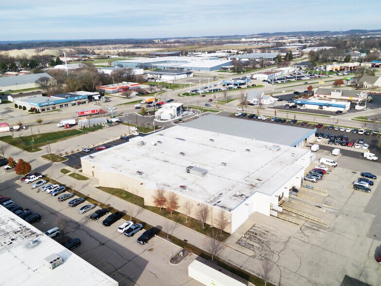 More Photos Of 1818 Milton Ave, Janesville Freestanding For Lease