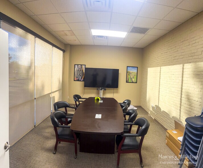 More Photos Of 13053 Gateway Alliance Dr, Fort Worth Warehouse For Lease