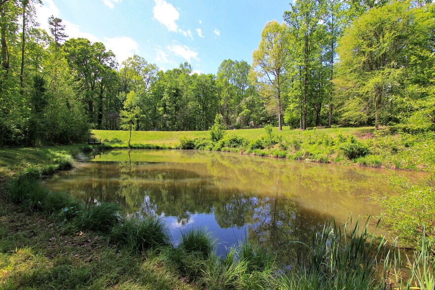 More Photos Of 2173 Wilkesboro Hwy, Statesville Sports And Entertainment For Sale