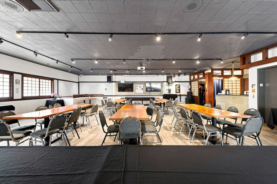 More Photos Of 2422 13th St, Sacramento Restaurant For Sale