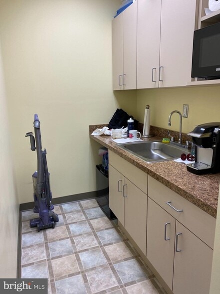 More Photos Of 34 Manchester Ave, Forked River Medical For Lease