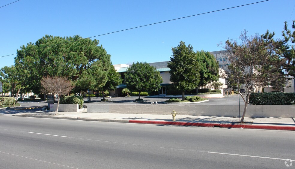 More Photos Of 6840-6850 Sepulveda Blvd, Van Nuys Medical For Lease