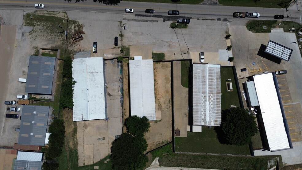 More Photos Of 4715 Turner Warnell Rd, Arlington Warehouse For Sale