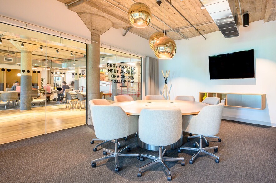 More Photos Of 800 Town And Country Blvd, Houston Coworking Space