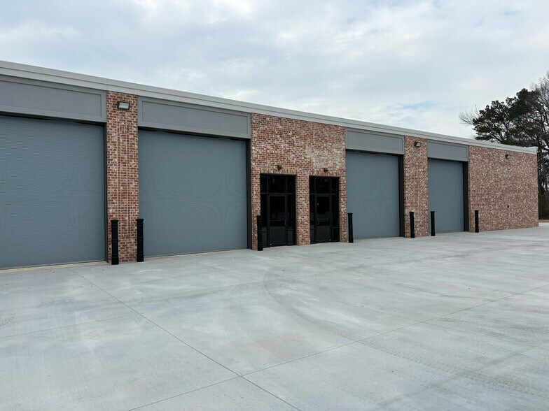 More Photos Of 230 Casey's Ln, Flowood Light Distribution For Lease