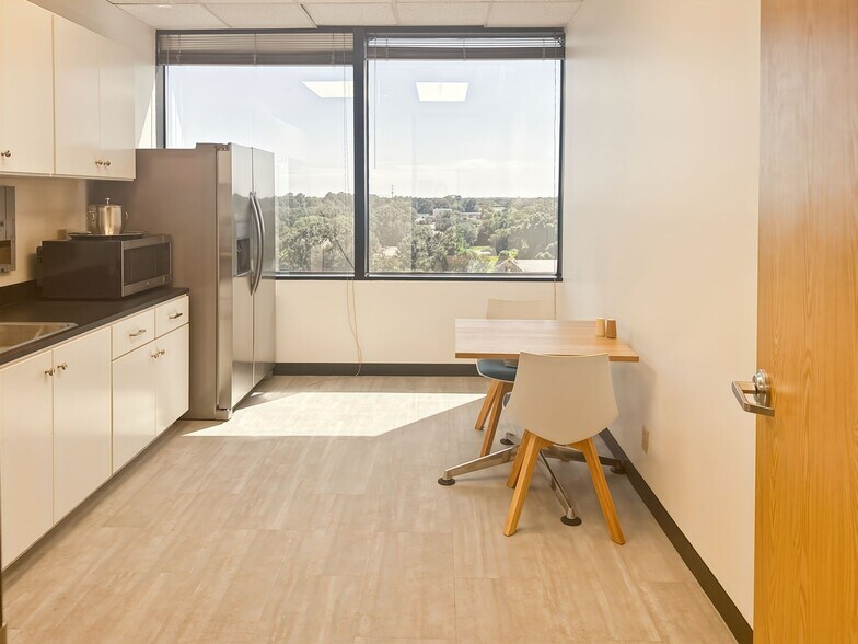 More Photos Of 2014 W Pinhook Rd, Lafayette Coworking Space