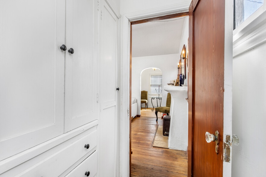 More Photos Of 1117 Mira Mar Ave, Long Beach Apartments For Sale