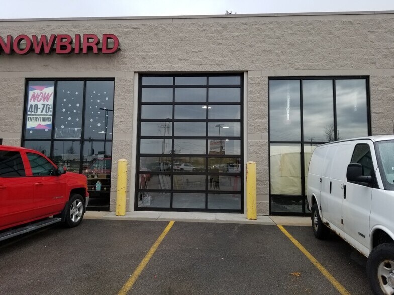 More Photos Of 420 E Il Route 173, Antioch General Retail For Lease