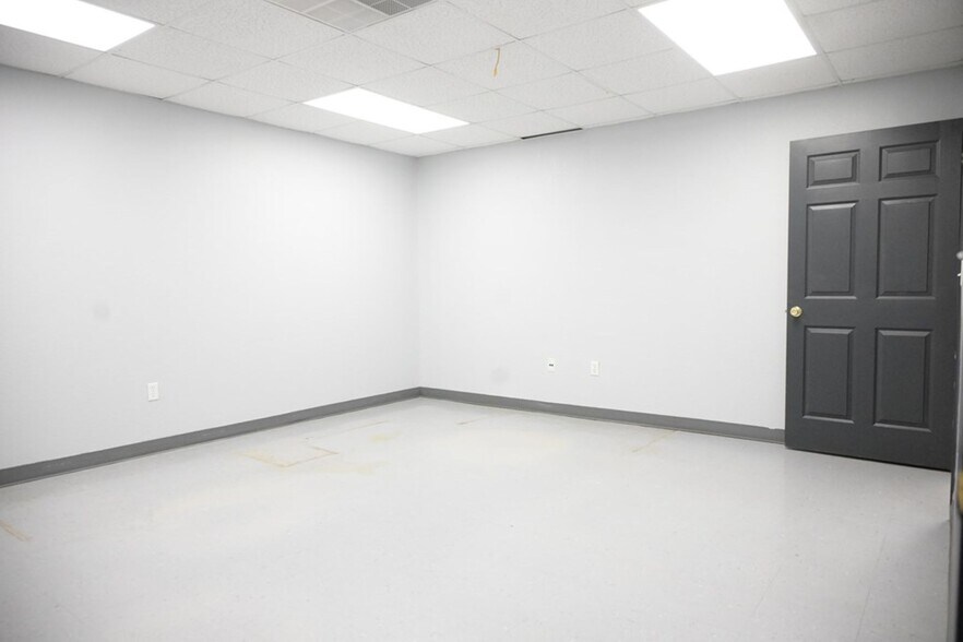 More Photos Of 3611 E State Highway 158, Midland Unknown For Lease