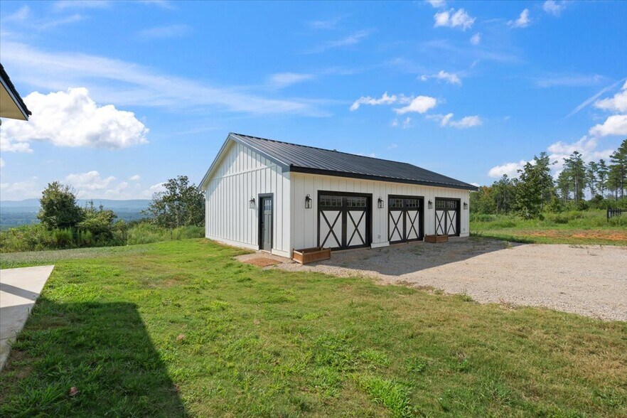 More Photos Of 664 Wiggins Rd, Lyerly Land For Sale