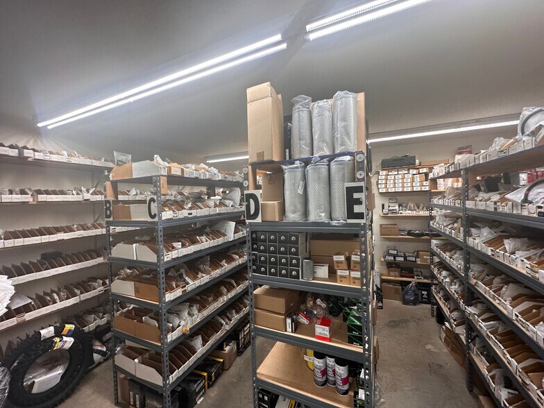 More Photos Of 3028 N Columbia St, Milledgeville Showroom For Sale