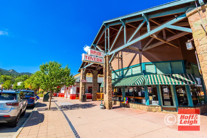 More Photos Of 924 Manitou Ave, Manitou Springs Bar For Sale