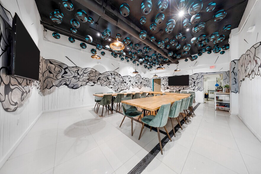 More Photos Of 2207-2211 Coral Way, Coral Gables Storefront For Lease