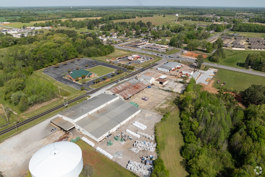 More Photos Of 15894 Lucas Ferry Rd, Athens Warehouse For Lease