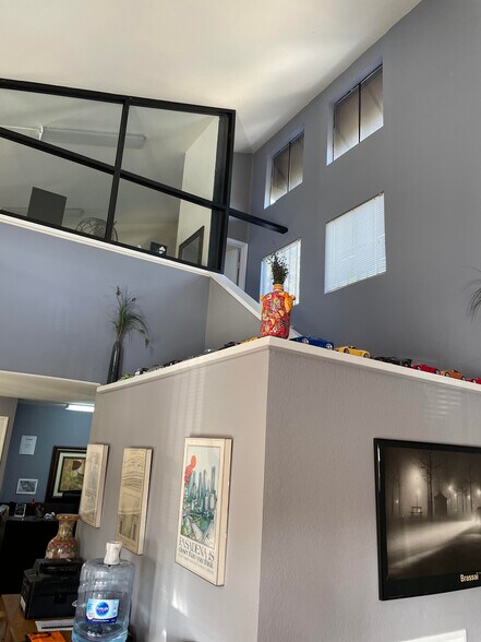 More Photos Of 1028 N Lake Ave, Pasadena Office For Lease