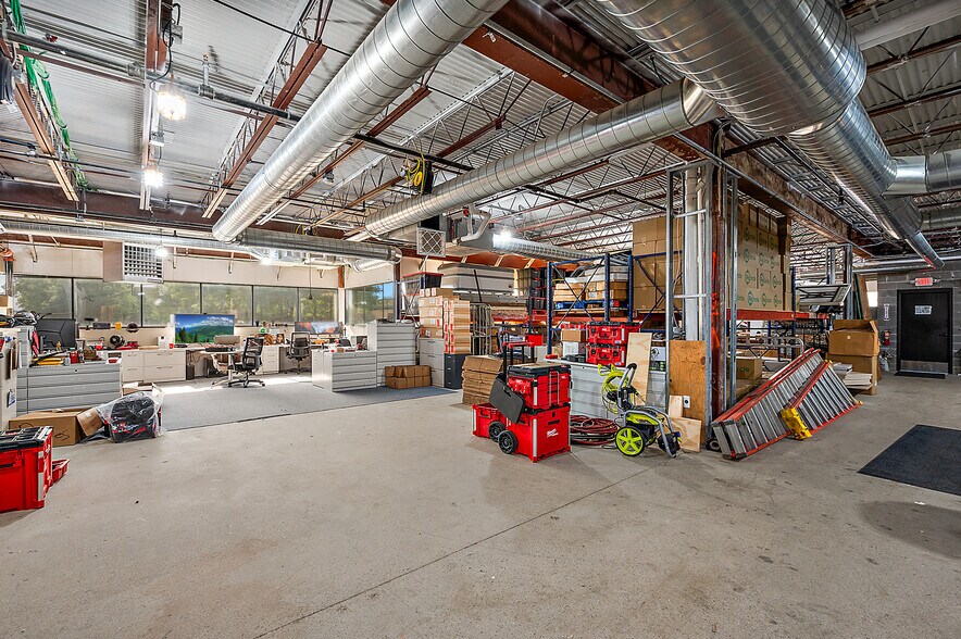 More Photos Of 43750 Garfield Rd, Clinton Township Office For Lease