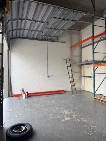 More Photos Of 7535 W 24th Ave, Hialeah Industrial For Lease