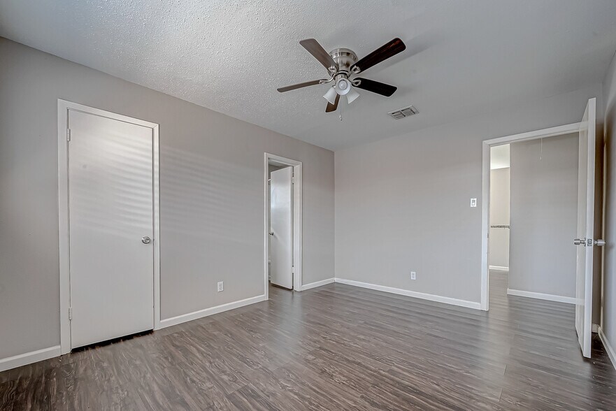 More Photos Of 7315 Housman, Houston Specialty For Lease